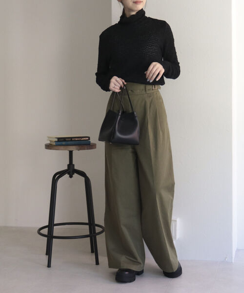 fredy emue（フレディエミュ）の「フラワータートルネックカットソー（Tシャツ/カットソー・レディース・サックスブルー/イエロー/オフホワイト/ブラック・38）」の19枚目の写真