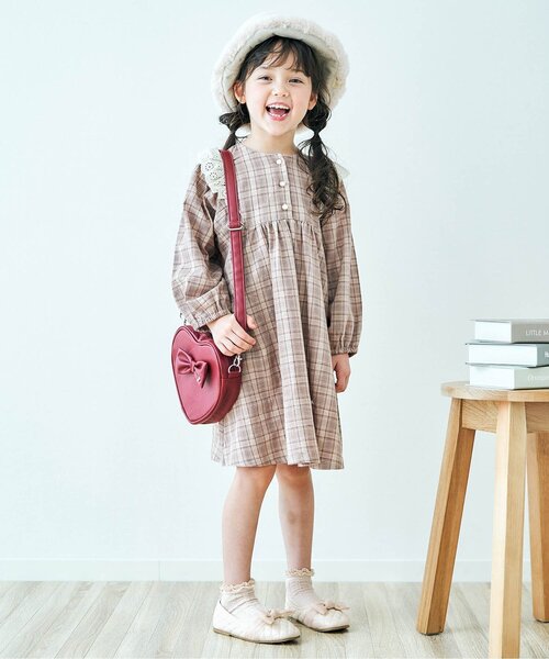 apres les cours（アプレレクール）の「シフォンリボンパンプス【フォーマル対応】（パンプス・キッズ・ブラック/シルバー/アイボリー・15 /20/18/17/19/14/16）」の8枚目の写真