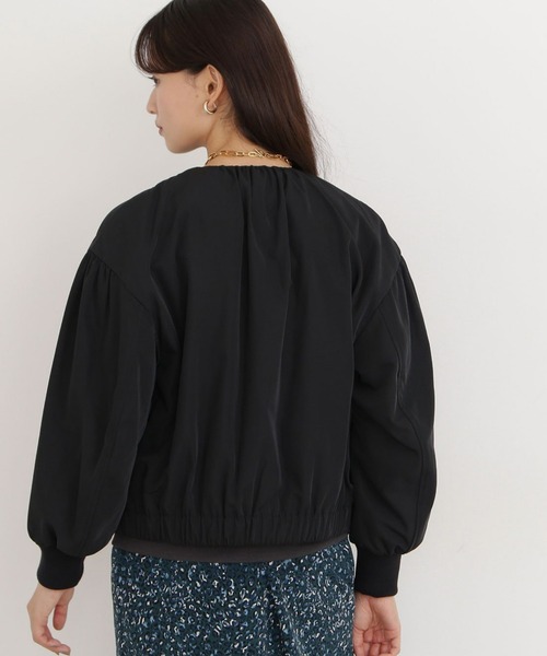 NATURAL BEAUTY BASIC（ナチュラルビューティーベーシック）の「ギャザーネックＭＡ－１（MA-1・レディース・ブラック/オフホワイト・MEDIUM）」の11枚目の写真