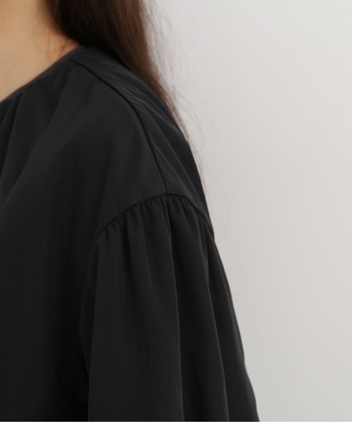 NATURAL BEAUTY BASIC（ナチュラルビューティーベーシック）の「ギャザーネックＭＡ－１（MA-1・レディース・ブラック/オフホワイト・MEDIUM）」の6枚目の写真