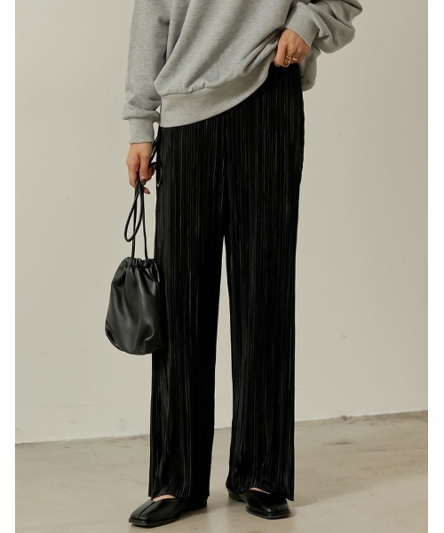 Re:EDIT（リエディ）の「[低身長サイズ有]グロッシーサテンプリーツストレートパンツ（その他パンツ・レディース・チャコールグレー/アイボリー/ブラック/グレイッシュベージュ・SHORT/MEDIUM/LARGE）」の8枚目の写真