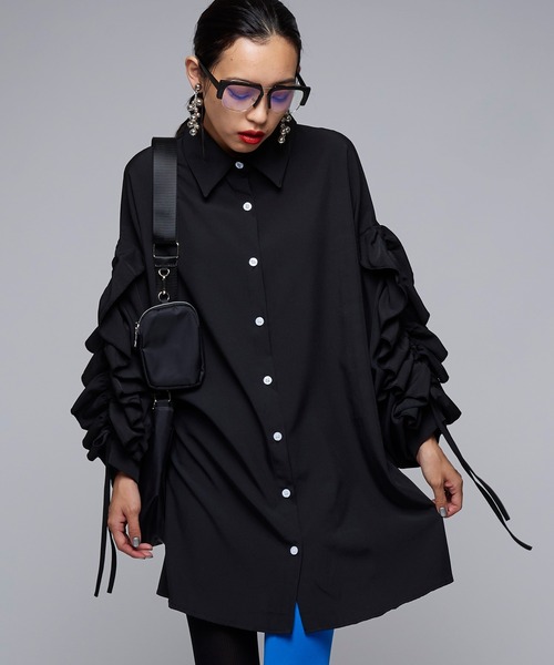 Narcissus（ナルシス）の「【Narcissus】ソデシャーリングブラウス（シャツ/ブラウス・レディース・ホワイト/ブラック・FREE）」の2枚目の写真