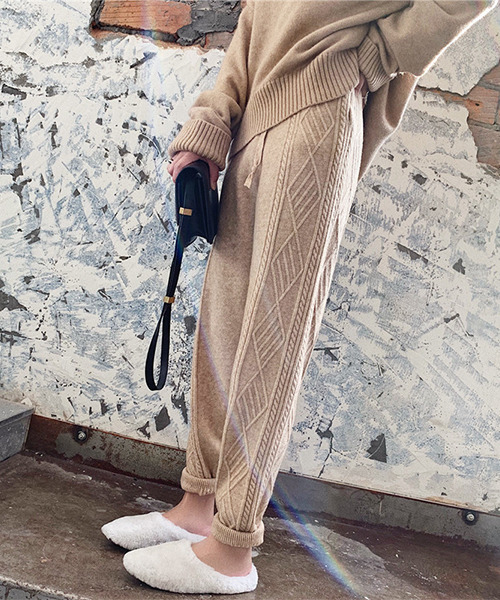 c.u.l（シーユーエル）の「ケーブルニットパンツ culw313（その他パンツ・レディース・グレー/ブラック/アイボリー/ベージュ・FREE）」の17枚目の写真