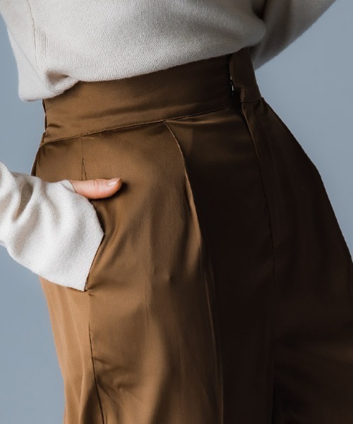 RASW（ラス）の「［RASW］サテンタックテーパードパンツ（スラックス・レディース・ダークネイビー/キャメル・S/M/L）」の10枚目の写真