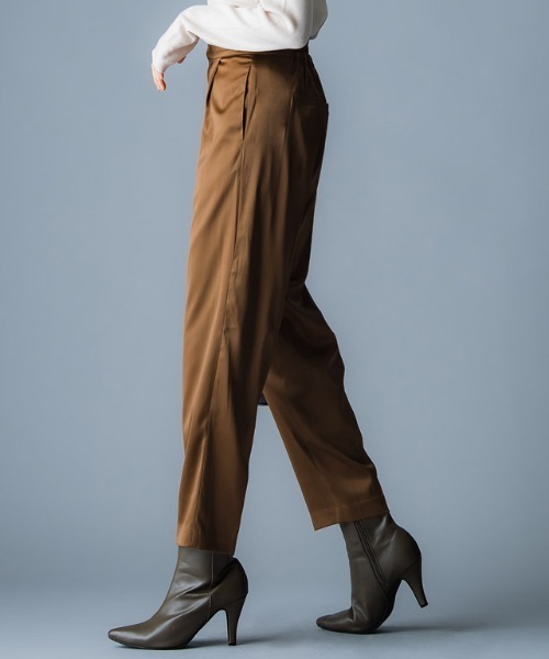 RASW（ラス）の「［RASW］サテンタックテーパードパンツ（スラックス・レディース・ダークネイビー/キャメル・S/M/L）」の4枚目の写真