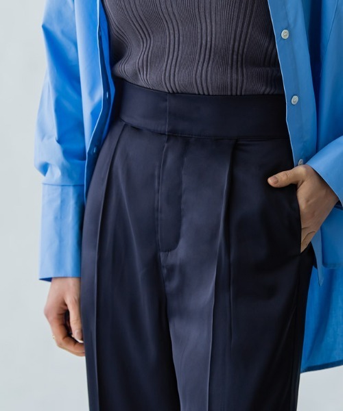 RASW（ラス）の「［RASW］サテンタックテーパードパンツ（スラックス・レディース・ダークネイビー/キャメル・S/M/L）」の16枚目の写真