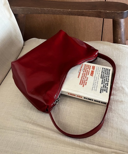 by muni:r（バイ ムニール）の「エナメルミニハンドバッグ（ショルダーバッグ・レディース・ブラック/ホワイト/レッド/シルバー・ONE SIZE）」の11枚目の写真