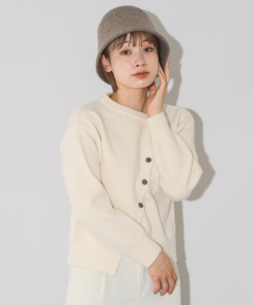 mebole(メボレ)の「斜めボタンカーディガン(カーディガン/ボレロ・レディース・アイボリー/ブラック/グレー/レッド/ベージュ・FREE)」の10枚目の写真