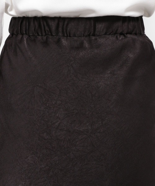 LOWRYS FARM（ローリーズファーム）の「シワサテンフレアスカート　185039（スカート・レディース・アイボリー/グレー/グリーン/ブラック・FREE）」の21枚目の写真