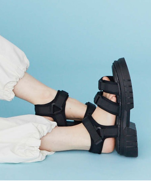 archives（アルシーヴ）の「厚底スポサン（サンダル・レディース・ベージュ/ブラック・MEDIUM/LARGE）」の2枚目の写真