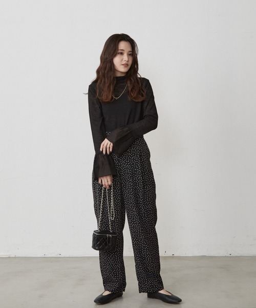 Shelly island（シェリーアイランド）の「袖フレアシアーカットソー（Tシャツ/カットソー・レディース・ホワイト/ブラック・FREE）」の6枚目の写真