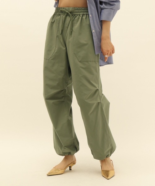 HEREIAM（ヘレイアム）の「【HEREIAM】撥水パラシュートパンツ（その他パンツ・レディース・オフホワイト/カーキ/ライトパープル/ブラック/ダークカーキ・SMALL/MEDIUM）」の4枚目の写真