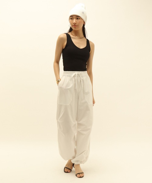 HEREIAM（ヘレイアム）の「【HEREIAM】撥水パラシュートパンツ（その他パンツ・レディース・オフホワイト/カーキ/ライトパープル/ブラック/ダークカーキ・SMALL/MEDIUM）」の6枚目の写真