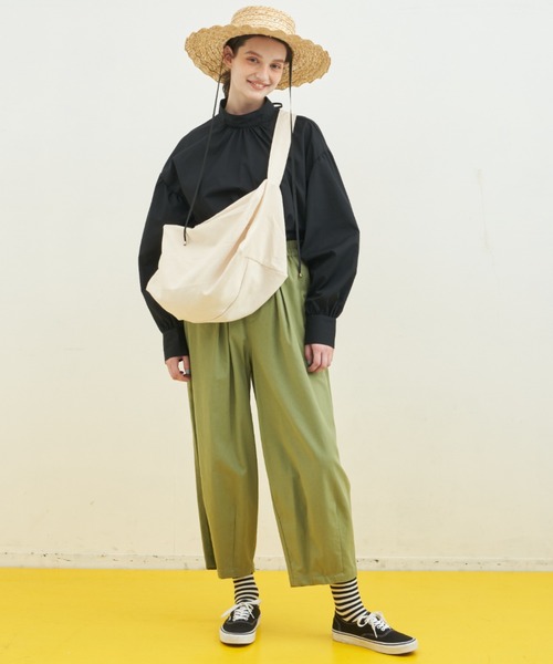 MERLOT（メルロー）の「【シワになりにくい】バックリボンハイネック袖ボリュームブラウス（シャツ/ブラウス・レディース・ブラック/ホワイト・FREE）」の9枚目の写真