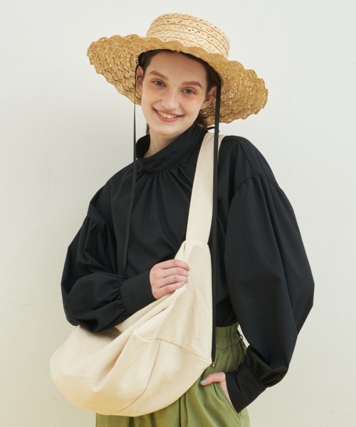 MERLOT（メルロー）の「【シワになりにくい】バックリボンハイネック袖ボリュームブラウス（シャツ/ブラウス・レディース・ブラック/ホワイト・FREE）」の3枚目の写真