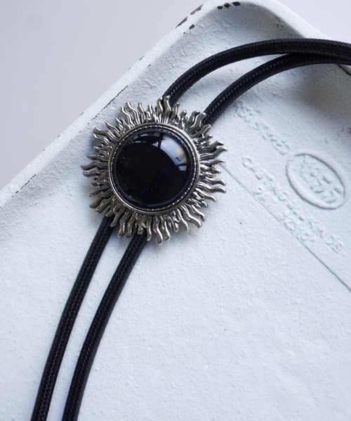 Port（ポート）の「彫刻風 ストーン ループタイ ＃_（ネックレス