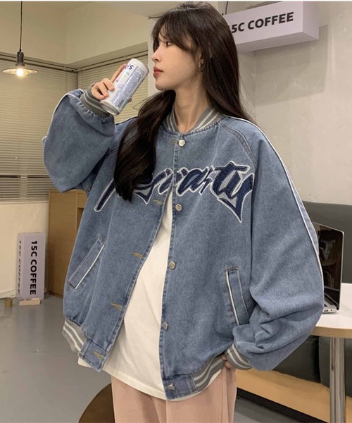NANEA（ナネア）の「デニムビッグスタジャン　ブルゾン（デニムジャケット・レディース・インディゴブルー・ONE SIZE）」の2枚目の写真