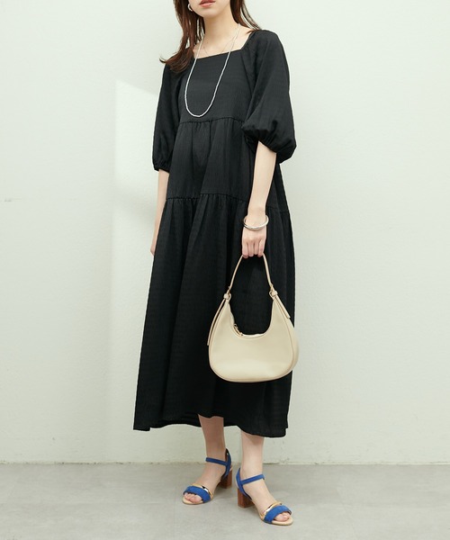 ボリューム袖ギャザーティアードワンピース
