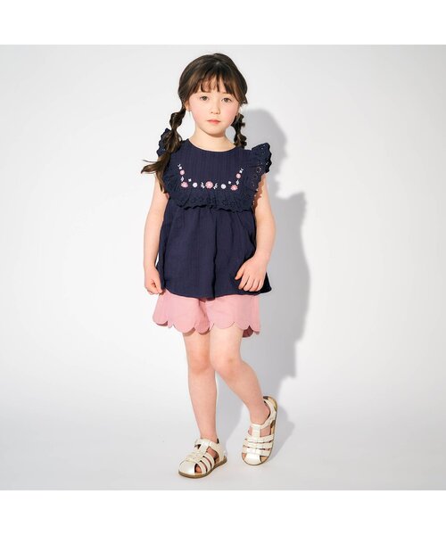 apres les cours(アプレレクール)の「レースお花刺繍チュニック(チュニック・キッズ・ネイビー/サーモンピンク・80/90/100/120/130/140/110)」の8枚目の写真