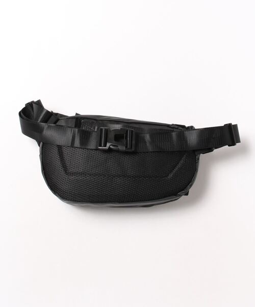 Fun & Daily（ファンアンドデイリー）の「Slash Zipper Body Bag（ボディバッグ/ウエストポーチ・メンズ・ブラック・FREE）」の4枚目の写真