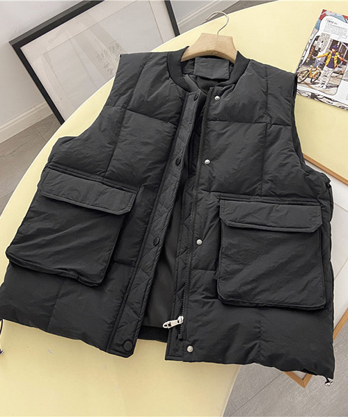 c.u.l（シーユーエル）の「ユニセックス ビックポケット中綿ダウンベスト culw515（ダウンベスト・レディース・ベージュ/アイボリー/ブラック・M/L/XL）」の12枚目の写真