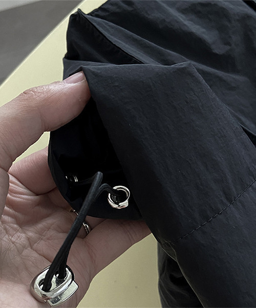 c.u.l（シーユーエル）の「ユニセックス ビックポケット中綿ダウンベスト culw515（ダウンベスト・レディース・ベージュ/アイボリー/ブラック・M/L/XL）」の20枚目の写真