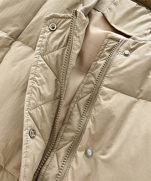 c.u.l（シーユーエル）の「ユニセックス ビックポケット中綿ダウンベスト culw515（ダウンベスト・レディース・ベージュ/アイボリー/ブラック・M/L/XL）」の22枚目の写真