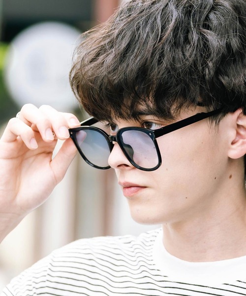 Rocky Monroe(ロッキーモンロー)の「ウェリントン型UVカット折りたたみサングラス(サングラス・メンズ・ピンク/ブルー/ブラック/カーキ・FREE)」の20枚目の写真