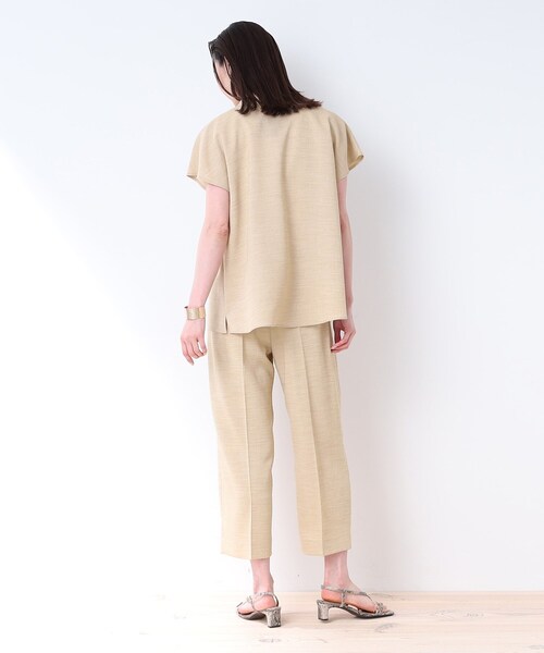 INDIVI（インディヴィ）の「◆【羽織りとしても!/SETUP可能/洗える/UVケア】麻調セミAラインブラウス〈夏の通勤・お出かけにおすすめ！〉（シャツ/ブラウス・レディース・チャコールグレー/オフホワイト/ベージュ/ブラック・34/12/15 /05/19/13/38）」の17枚目の写真