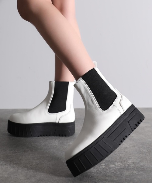 Java(ジャバ)の「《JaVaジャバ コラボ》冬のトレンドアイテム!厚底ソールサイドゴアチェルシーブーツ(ブーツ・レディース・ブラック/ホワイト・X-LARGE/LARGE/SMALL/MEDIUM)」の8枚目の写真