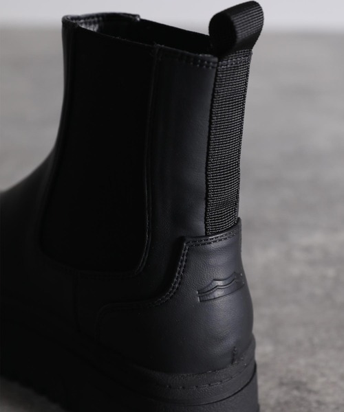 Java(ジャバ)の「《JaVaジャバ コラボ》冬のトレンドアイテム!厚底ソールサイドゴアチェルシーブーツ(ブーツ・レディース・ブラック/ホワイト・X-LARGE/LARGE/SMALL/MEDIUM)」の17枚目の写真