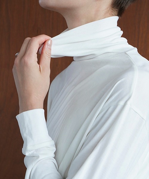 CLANE(クラネ)の「H/N SOFT CUT TOPS(Tシャツ/カットソー・レディース・ホワイト/ブラック/アイボリー・1/2)」の20枚目の写真