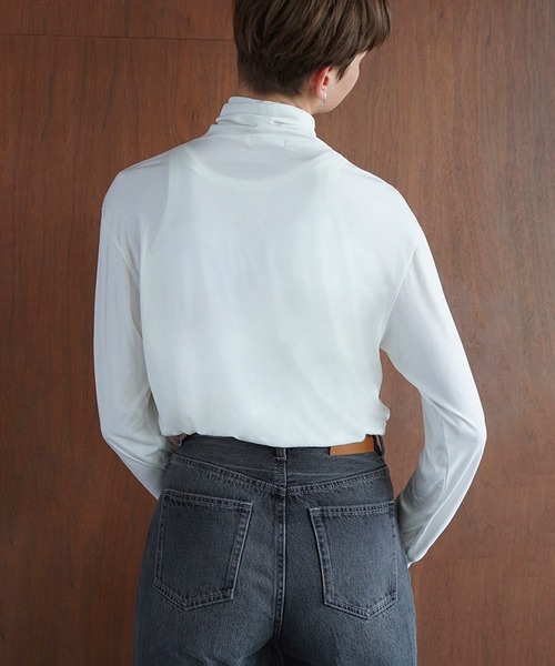 CLANE(クラネ)の「H/N SOFT CUT TOPS(Tシャツ/カットソー・レディース・ホワイト/ブラック/アイボリー・1/2)」の21枚目の写真
