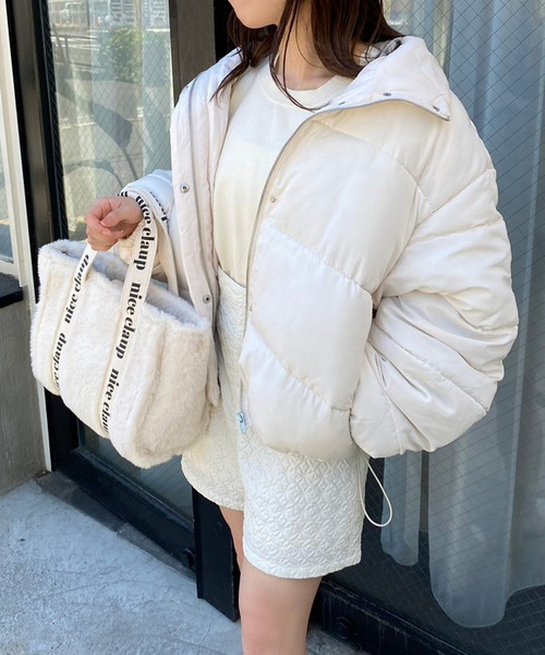 one after another NICE CLAUP（ワンアフターアナザーナイスクラップ）の「ロゴテープフェイクファーミニトートバッグ（トートバッグ・レディース・モカ/アイボリー/ピンク・FREE）」の7枚目の写真