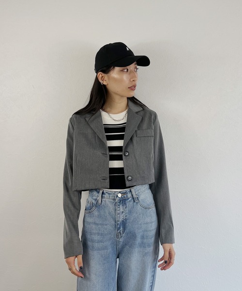 ISOOK（アイスー）の「【ISOOK / アイスー】ショートテーラードジャケット / クロップドジャケット キレイめ ZOZOTOWN限定（テーラードジャケット・レディース・グレー/ブラック・FREE）」の3枚目の写真