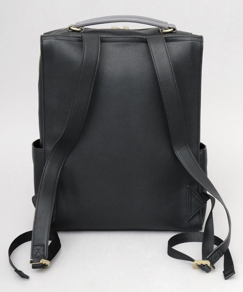 Legato Largo(レガートラルゴ)の「フルグレイン フェイクレザー PC収納 ビジネスリュック(バックパック/リュック・レディース・ブラウン/ライトグレー/ブラック・FREE)」の12枚目の写真