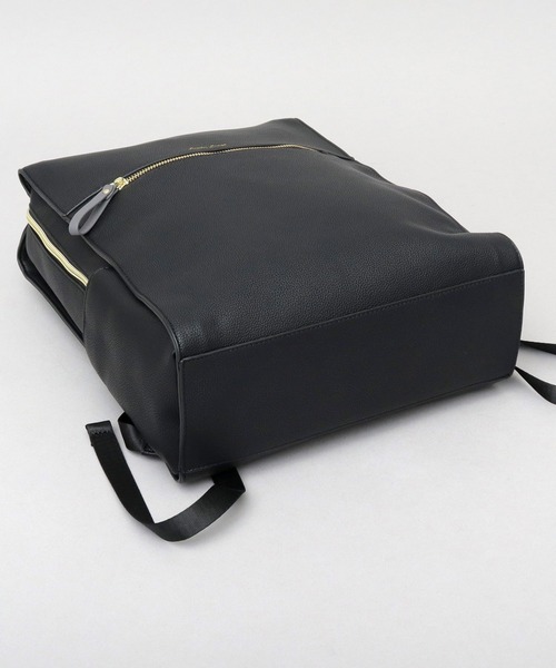 Legato Largo(レガートラルゴ)の「フルグレイン フェイクレザー PC収納 ビジネスリュック(バックパック/リュック・レディース・ブラウン/ライトグレー/ブラック・FREE)」の13枚目の写真