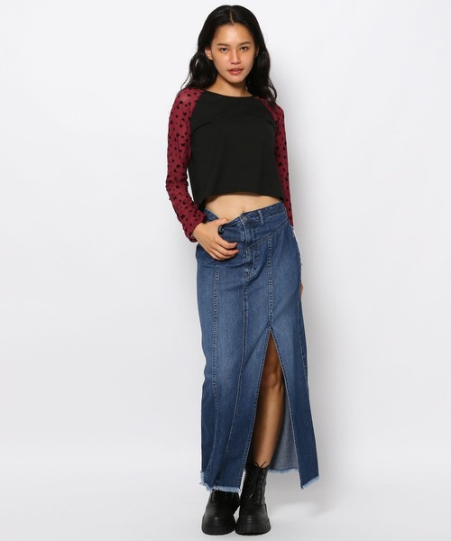 FOREVER 21（フォーエバー トゥエンティーワン）の「【2023AW】袖チュールラグランT（Tシャツ/カットソー・レディース・ブラック/レッド・FREE）」の3枚目の写真