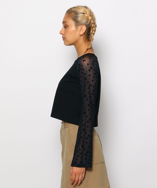 FOREVER 21（フォーエバー トゥエンティーワン）の「【2023AW】袖チュールラグランT（Tシャツ/カットソー・レディース・ブラック/レッド・FREE）」の10枚目の写真