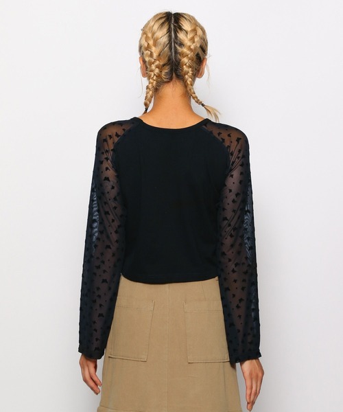 FOREVER 21（フォーエバー トゥエンティーワン）の「【2023AW】袖チュールラグランT（Tシャツ/カットソー・レディース・ブラック/レッド・FREE）」の11枚目の写真