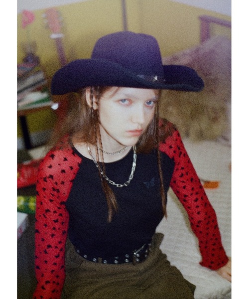 FOREVER 21（フォーエバー トゥエンティーワン）の「【2023AW】袖チュールラグランT（Tシャツ/カットソー・レディース・ブラック/レッド・FREE）」の19枚目の写真