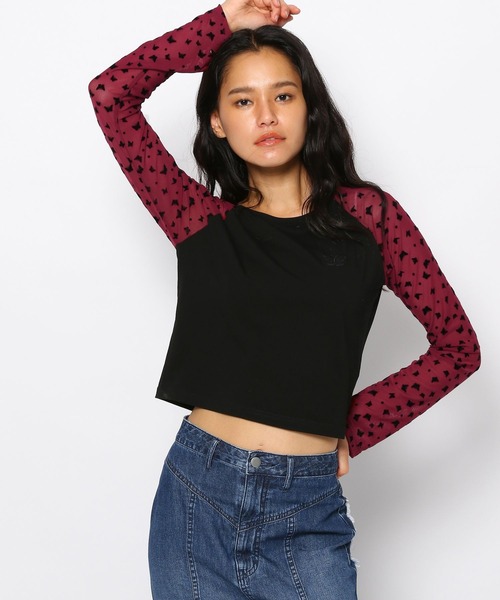 FOREVER 21（フォーエバー トゥエンティーワン）の「【2023AW】袖チュールラグランT（Tシャツ/カットソー・レディース・ブラック/レッド・FREE）」の22枚目の写真