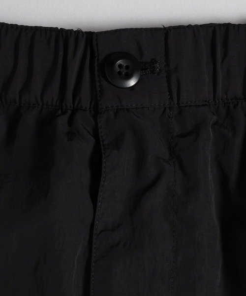MUHET(ミュエータ)の「ナイロンパンツ(その他パンツ・レディース・カーキ/ブラック・X-LARGE/MEDIUM/SMALL)」の13枚目の写真