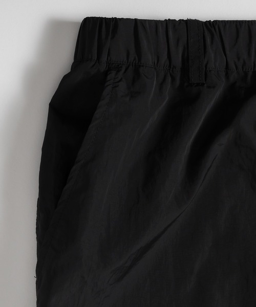 MUHET(ミュエータ)の「ナイロンパンツ(その他パンツ・レディース・カーキ/ブラック・X-LARGE/MEDIUM/SMALL)」の16枚目の写真