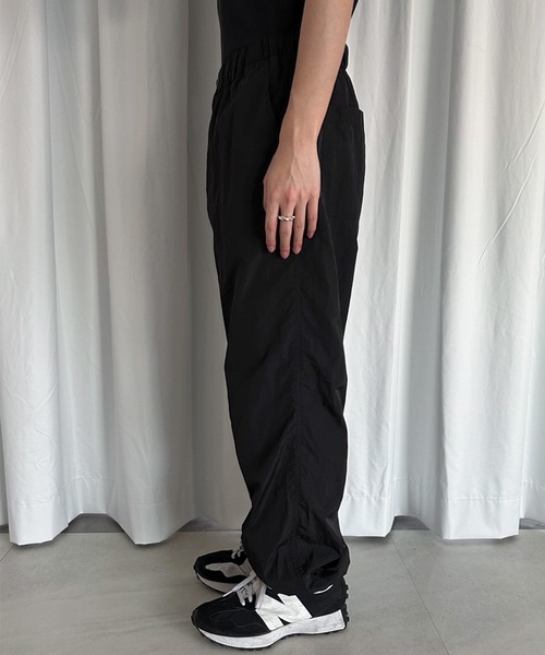 MUHET(ミュエータ)の「ナイロンパンツ(その他パンツ・レディース・カーキ/ブラック・X-LARGE/MEDIUM/SMALL)」の12枚目の写真