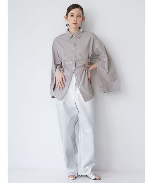 MURUA（ムルーア）の「メタリックコクーンデニム（デニムパンツ・レディース・アイボリー/ブルー・2/1）」の6枚目の写真