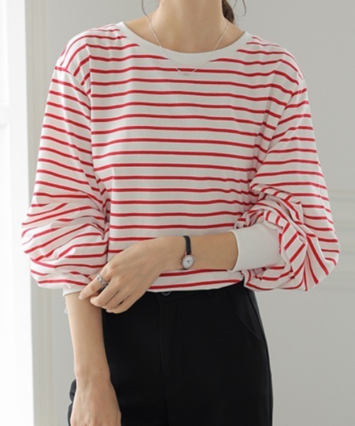 COCOMOMO(ココモモ)の「ボーダーカットソー オーバーサイズ スリット入り ボリューム袖 長袖トップス(Tシャツ/カットソー・レディース・ブラック/ブルー/レッド/グリーン・S/M/L)」の4枚目の写真