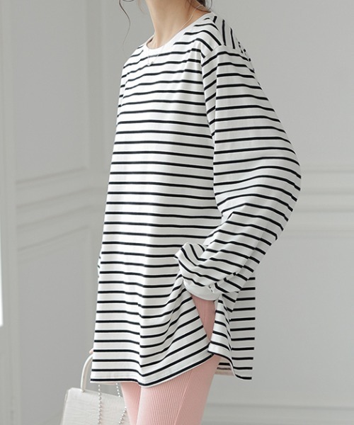 COCOMOMO(ココモモ)の「ボーダーカットソー オーバーサイズ スリット入り ボリューム袖 長袖トップス(Tシャツ/カットソー・レディース・ブラック/ブルー/レッド/グリーン・S/M/L)」の19枚目の写真