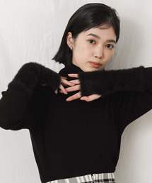 袖シャギータートルニット