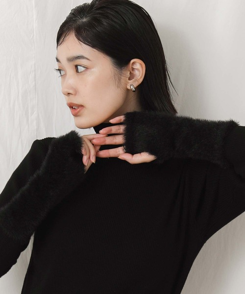 Gready Brilliant（グレディブリリアン）の「袖シャギータートルニット（ニット/セーター・レディース・アイボリー/ブラック・FREE）」の13枚目の写真